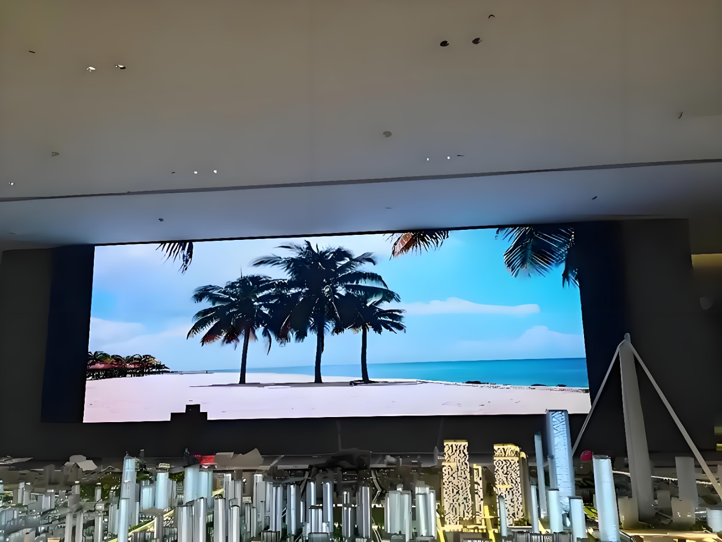 LED顯示屏為宜賓售樓部打造沉浸式體驗(yàn)