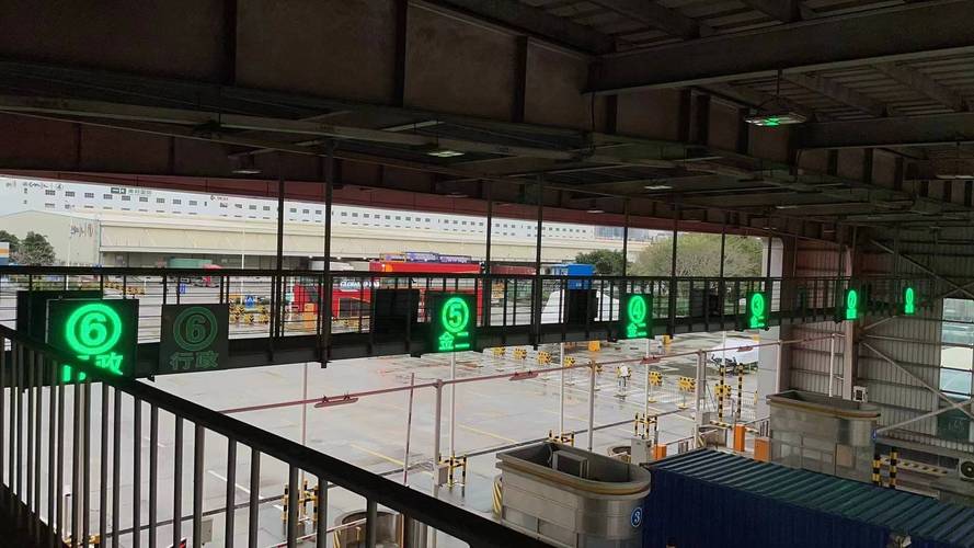 文旅異形LED顯示屏場景應(yīng)用解析 從定制到落地僅需30天